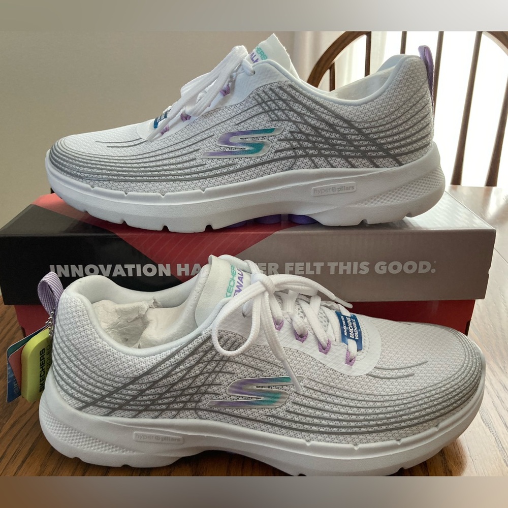 NEW NEVER WORN Skechers GoWalk 6